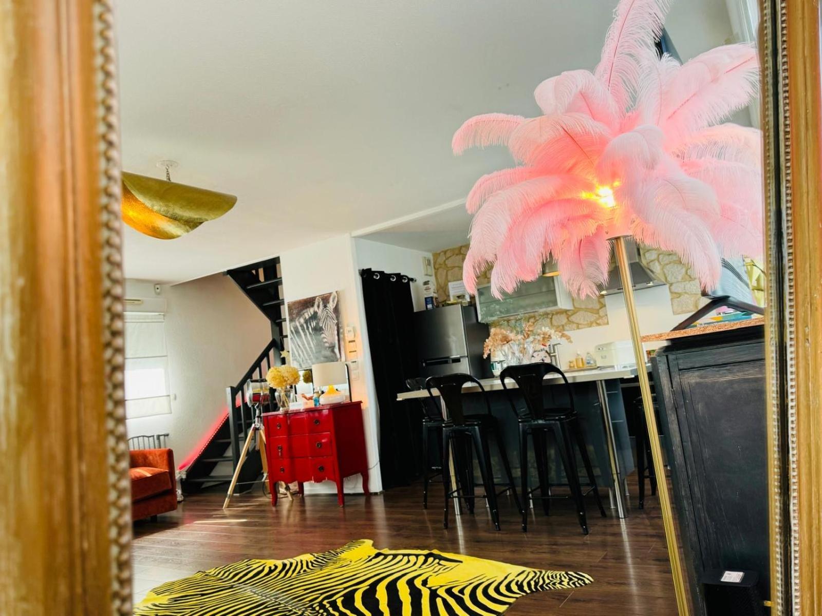 Appartamento Loft Atypique13Om2-Salon De 40M2, Rooftop Et Patio Couvert Dep Tardif 13H-Pkg Gratuit Prive Sur Place Bordeaux