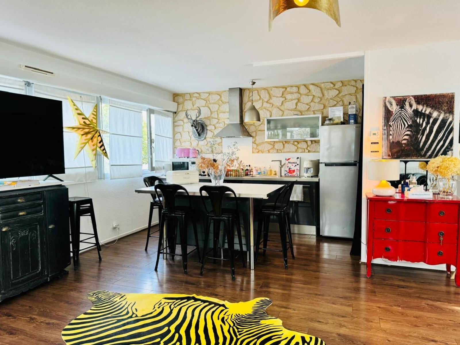 Loft Atypique13Om2-Salon De 40M2, Rooftop Et Patio Couvert Dep Tardif 13H-Pkg Gratuit Prive Sur Place *
