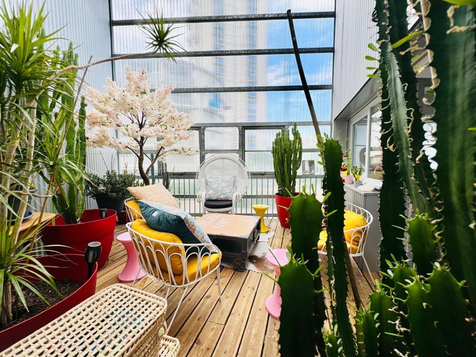 Loft Atypique13Om2-Salon De 40M2, Rooftop Et Patio Couvert Dep Tardif 13H-Pkg Gratuit Prive Sur Place Bordeaux