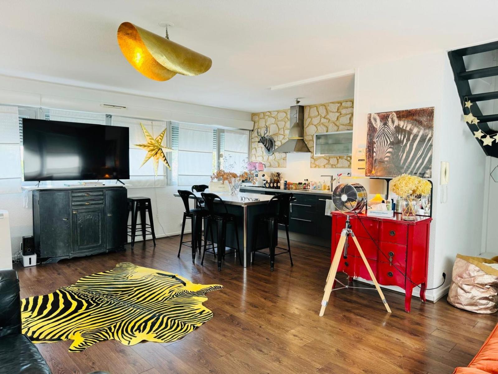 Loft Atypique13Om2-Salon De 40M2, Rooftop Et Patio Couvert Dep Tardif 13H-Pkg Gratuit Prive Sur Place * Bordeaux