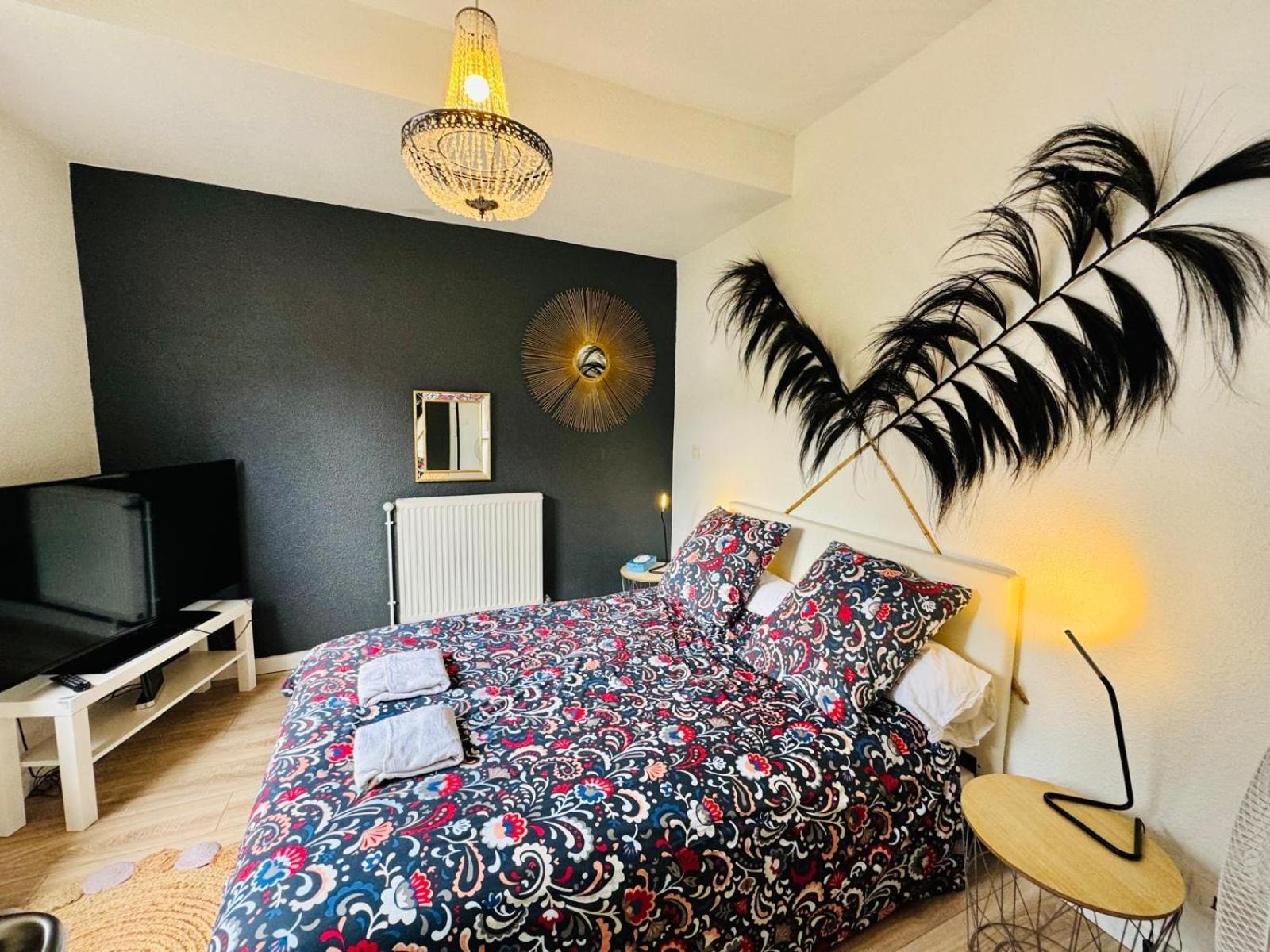 Appartamento Loft Atypique13Om2-Salon De 40M2, Rooftop Et Patio Couvert Dep Tardif 13H-Pkg Gratuit Prive Sur Place