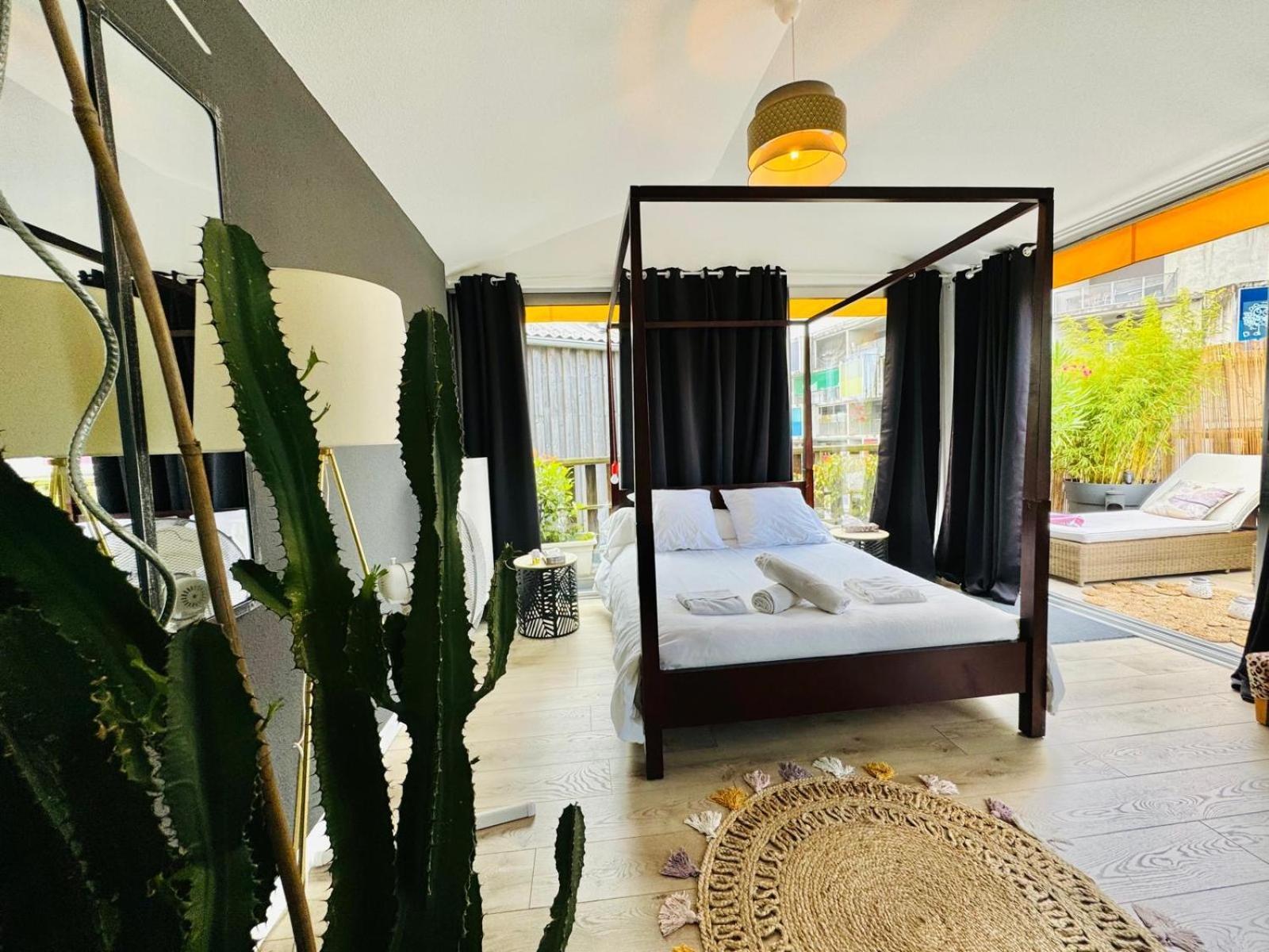 Loft Atypique13Om2-Salon De 40M2, Rooftop Et Patio Couvert Dep Tardif 13H-Pkg Gratuit Prive Sur Place *