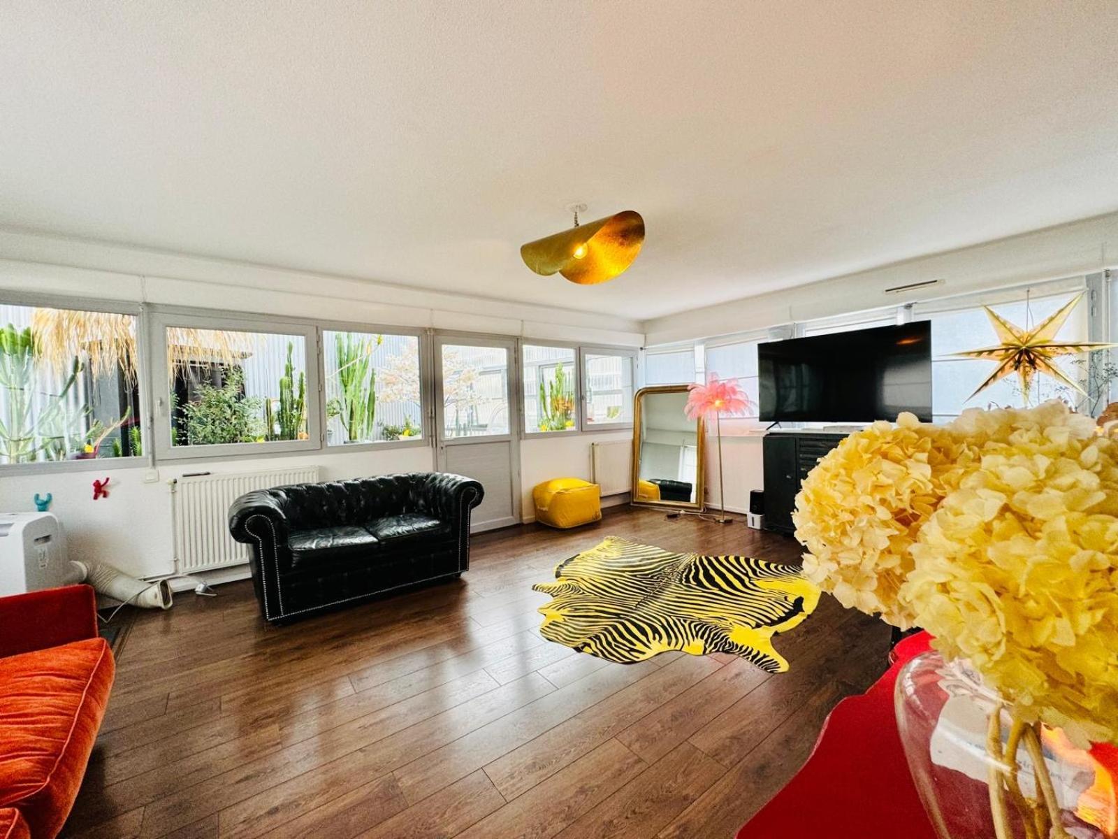 Apartment Loft Atypique13Om2-Salon De 40M2, Rooftop Et Patio Couvert Dep Tardif 13H-Pkg Gratuit Prive Sur Place Bordeaux