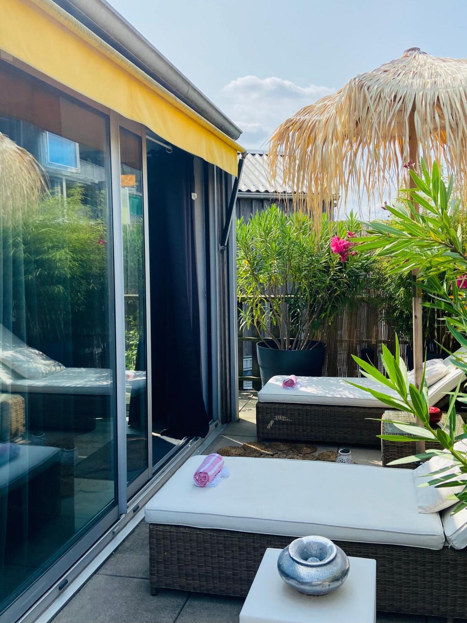 Loft Atypique13Om2-Salon De 40M2, Rooftop Et Patio Couvert Dep Tardif 13H-Pkg Gratuit Prive Sur Place Apartamento