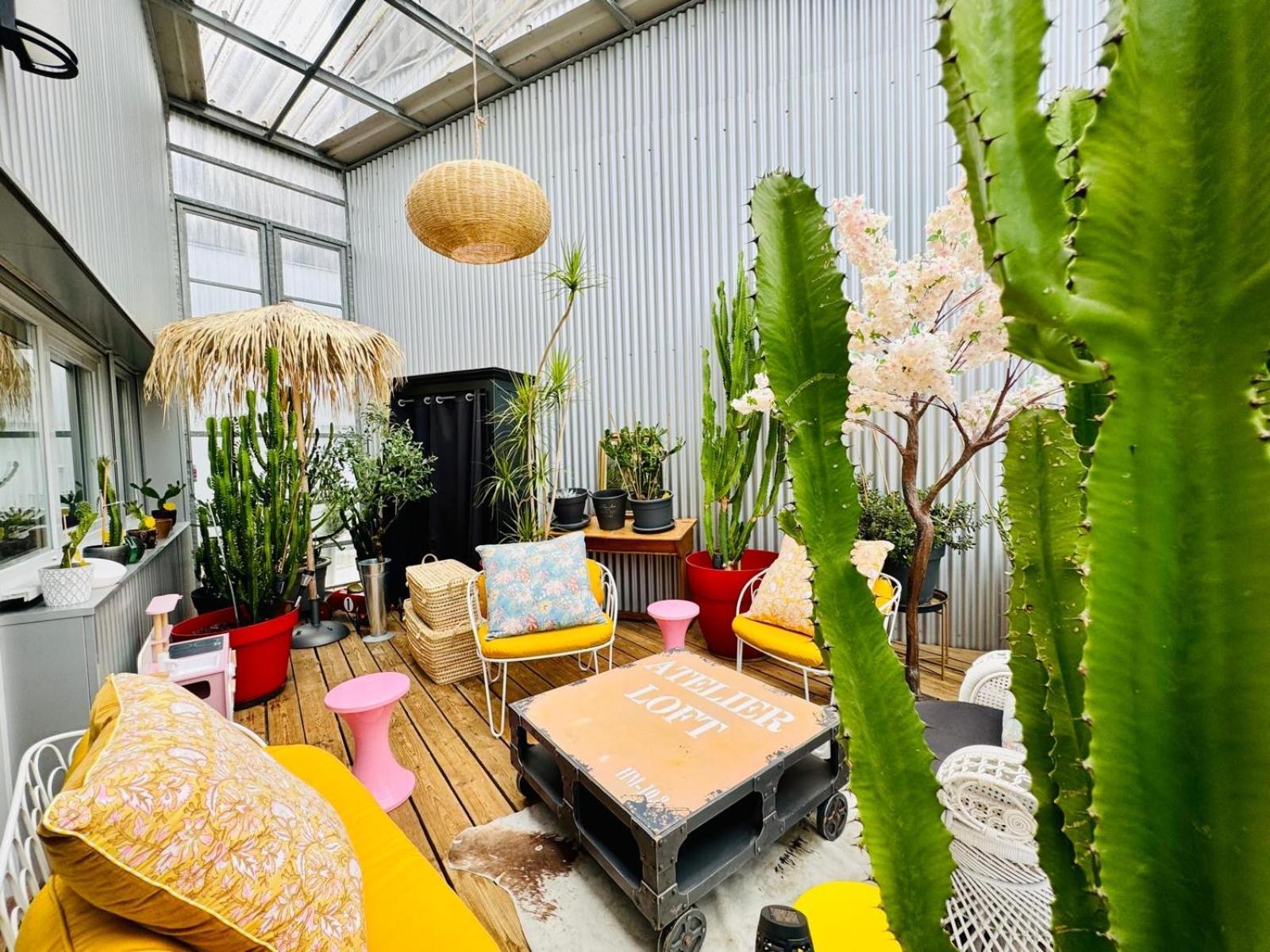 Appartement Loft Atypique13Om2-Salon De 40M2, Rooftop Et Patio Couvert Dep Tardif 13H-Pkg Gratuit Prive Sur Place